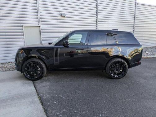 2026 Land Rover Range Rover P530 SE