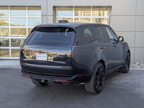 2026 Land Rover Range Rover P530 SE