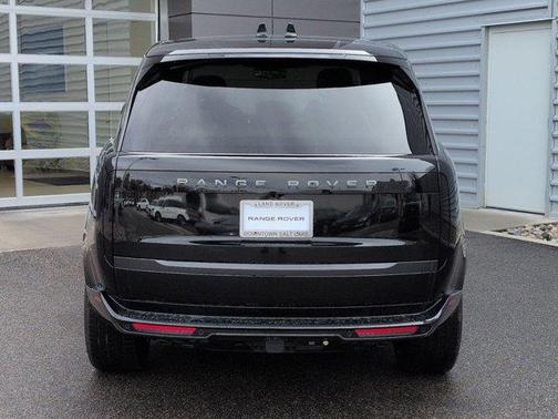 2026 Land Rover Range Rover P530 SE