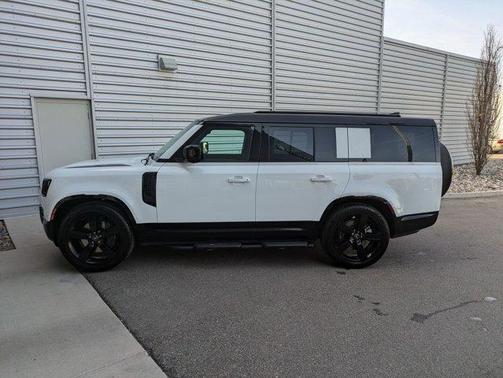 2025 Land Rover Defender P400 X-Dynamic SE