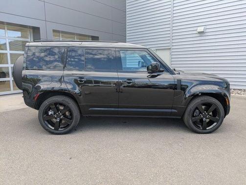Santorini Black 2026 Land Rover Defender P400 X-Dynamic SE