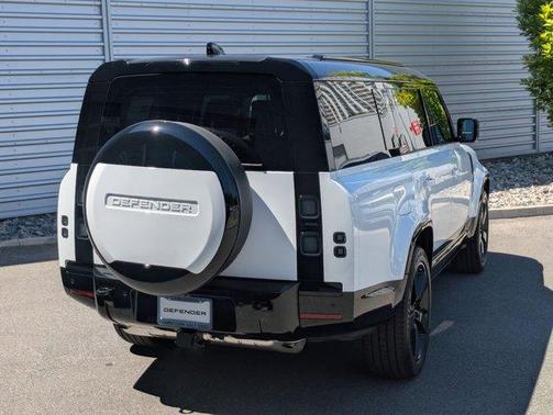 Fuji White 2026 Land Rover Defender P400 X-Dynamic SE