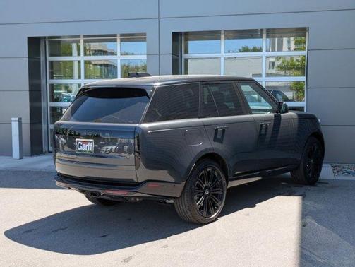 2025 Land Rover Range Rover P530 SE