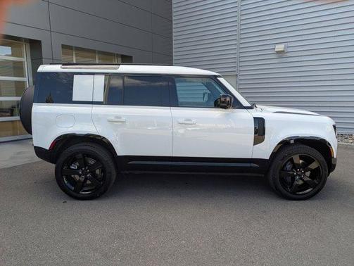 Fuji White 2026 Land Rover Defender P400 X-Dynamic SE