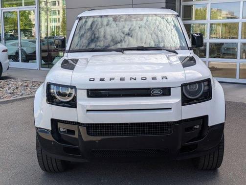 Fuji White 2026 Land Rover Defender P400 X-Dynamic SE