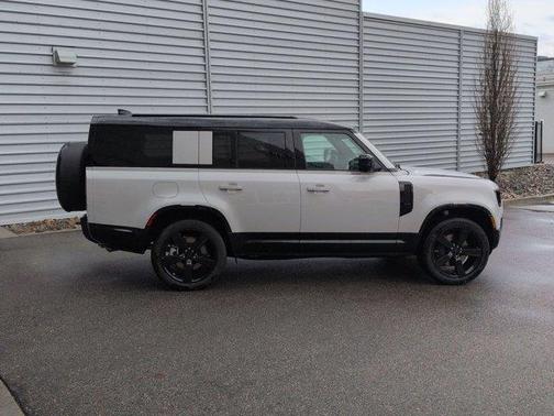 2026 Land Rover Defender 130 X-Dynamic SE