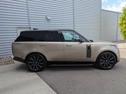2025 Land Rover Range Rover P615 SV