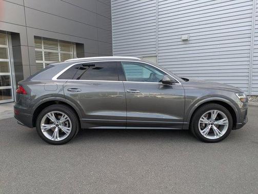 Samurai Gray Metallic 2022 Audi Q8 55 Premium Plus