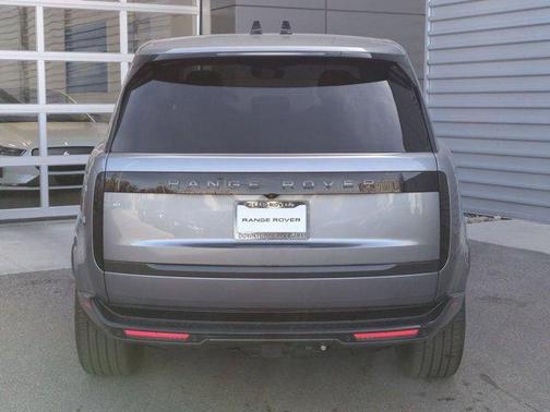 Eiger Grey 2026 Land Rover Range Rover P400 SE