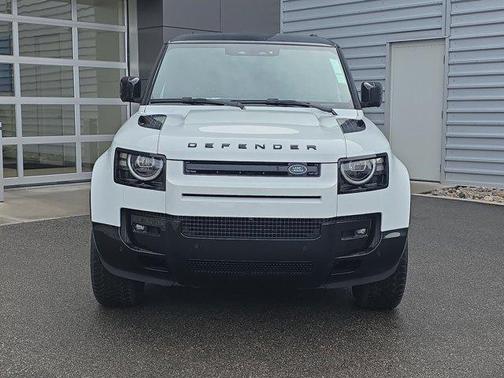 2026 Land Rover Defender P400 X-Dynamic SE