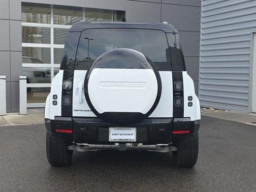 2026 Land Rover Defender P400 X-Dynamic SE