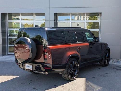 2025 Land Rover Defender P400 X-Dynamic SE
