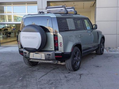 2022 Land Rover Defender 110 X-Dynamic SE