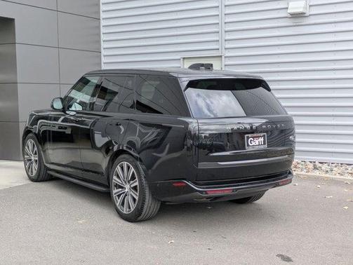 2023 Land Rover Range Rover P530 SE