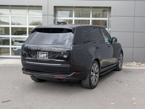 2023 Land Rover Range Rover P530 SE