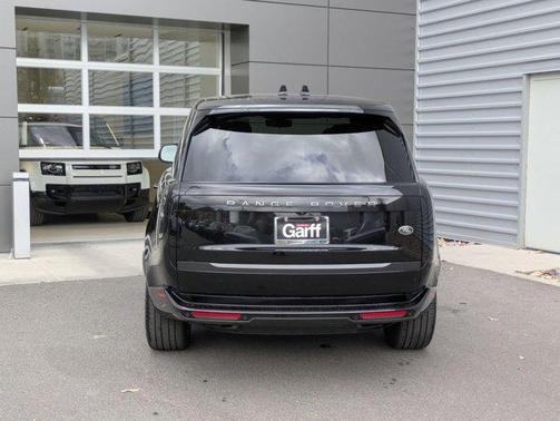 2023 Land Rover Range Rover P530 SE