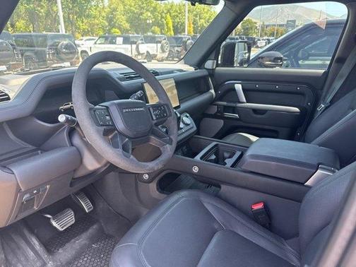 2024 Land Rover Defender 130 P500 V8