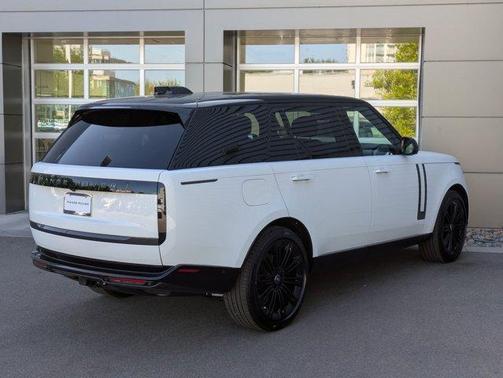 2025 Land Rover Range Rover P400 SE 7 Seat