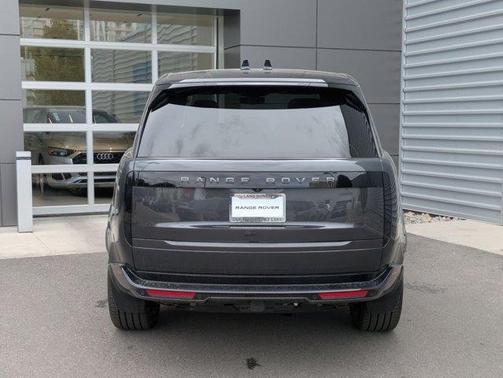 2025 Land Rover Range Rover P530 SE 7 Seat
