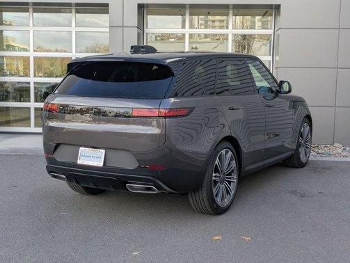 2025 Land Rover Range Rover Sport P360 SE