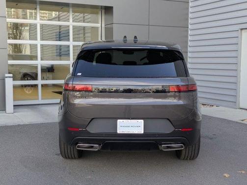 2025 Land Rover Range Rover Sport P360 SE