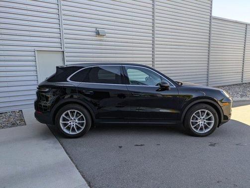 2024 Porsche Cayenne Base