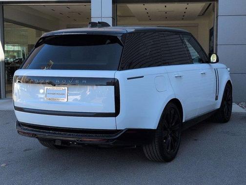 2026 Land Rover Range Rover P400 SE