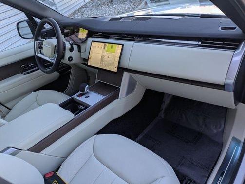 2026 Land Rover Range Rover P400 SE