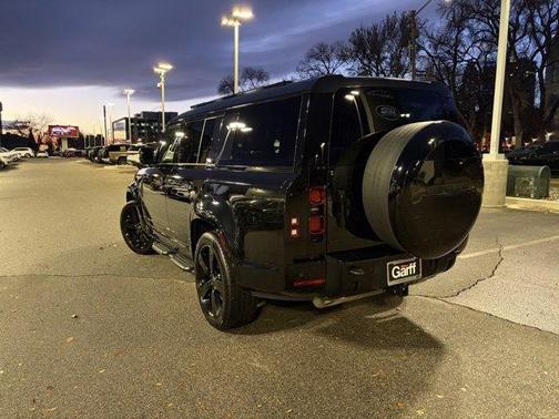 2025 Land Rover Defender P400 X-Dynamic SE