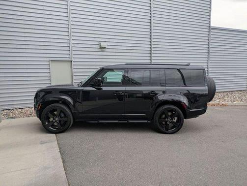 2025 Land Rover Defender P400 X-Dynamic SE