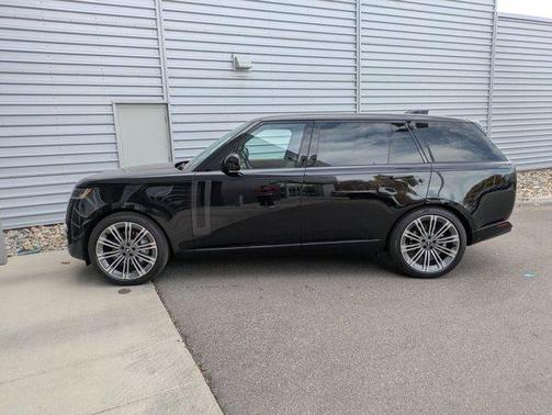 2025 Land Rover Range Rover P400 SE LWB 7 Seat