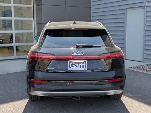 2021 Audi e-tron Premium Plus