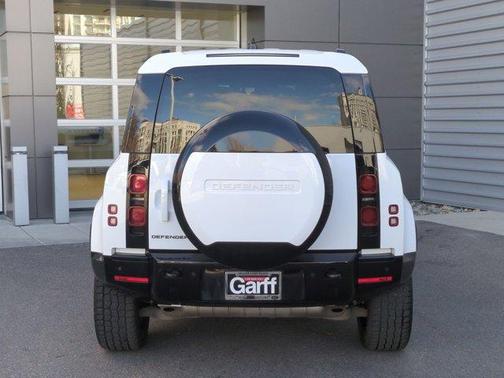 2024 Land Rover Defender 110 P400 X-Dynamic SE