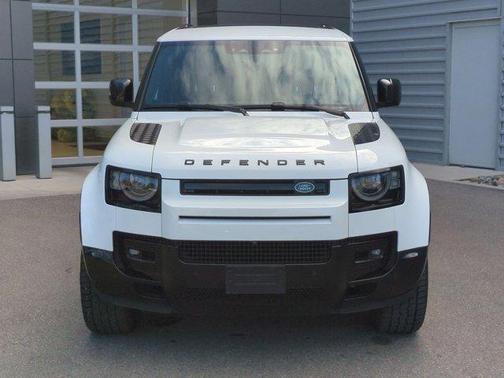 2024 Land Rover Defender 110 P400 X-Dynamic SE