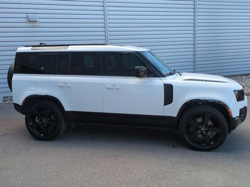 2024 Land Rover Defender 110 P400 X-Dynamic SE