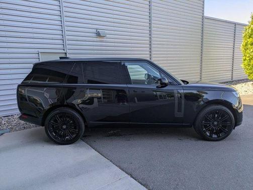 2025 Land Rover Range Rover P400 SE 7 Seat