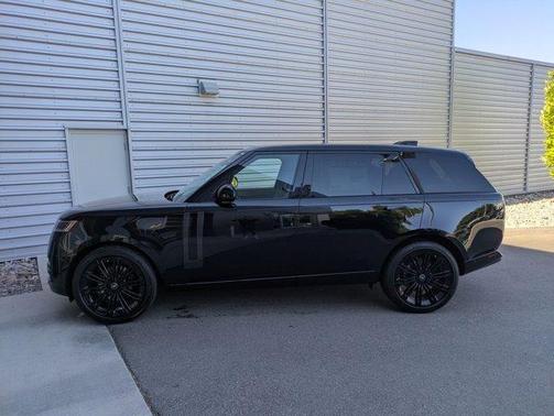 2025 Land Rover Range Rover P400 SE 7 Seat