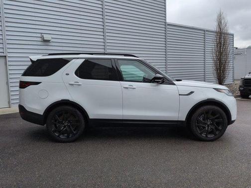 2025 Land Rover Discovery P300 S