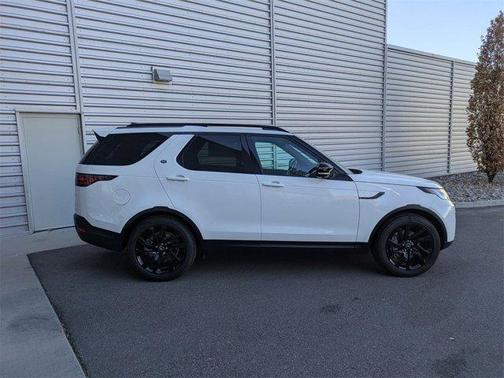 2025 Land Rover Discovery P300 S