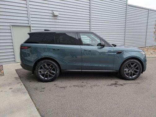 2025 Land Rover Range Rover Sport P360 SE