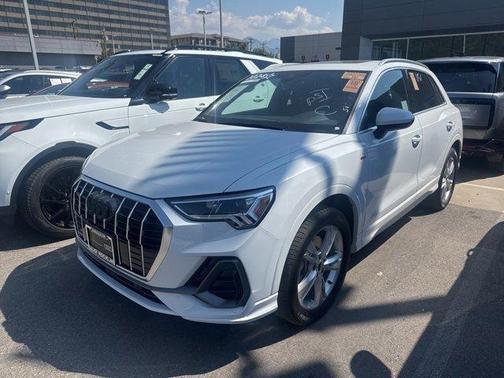 2024 Audi Q3 45 S line Premium