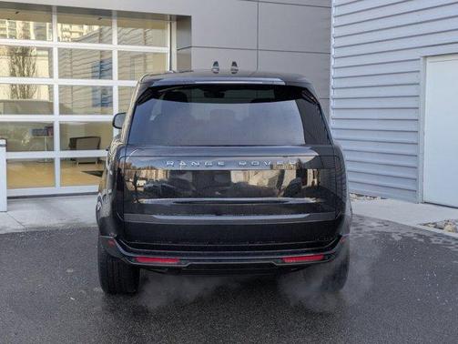 2025 Land Rover Range Rover P400 SE