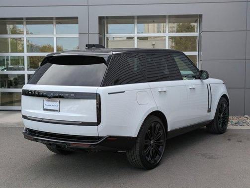 2025 Land Rover Range Rover P530 SE