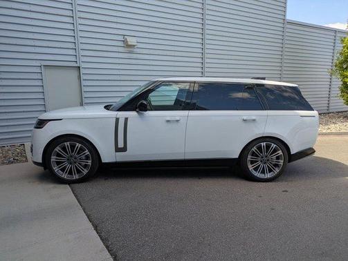 2025 Land Rover Range Rover P530 SE 7 Seat