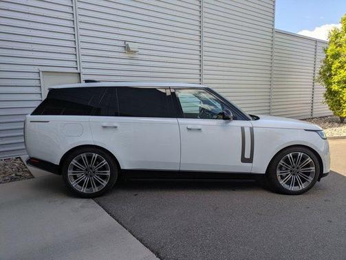 2025 Land Rover Range Rover P530 SE 7 Seat