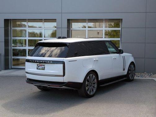 2025 Land Rover Range Rover P530 SE 7 Seat