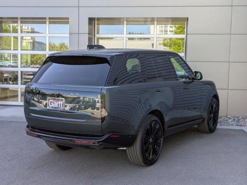 2025 Land Rover Range Rover P400 SE