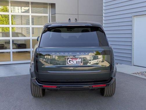 2025 Land Rover Range Rover P400 SE