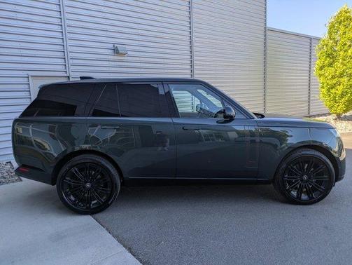 2025 Land Rover Range Rover P400 SE