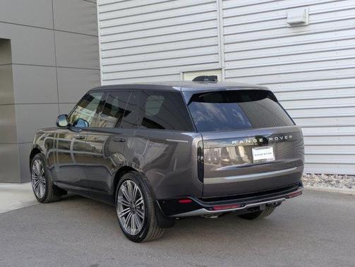 2025 Land Rover Range Rover P530 SE